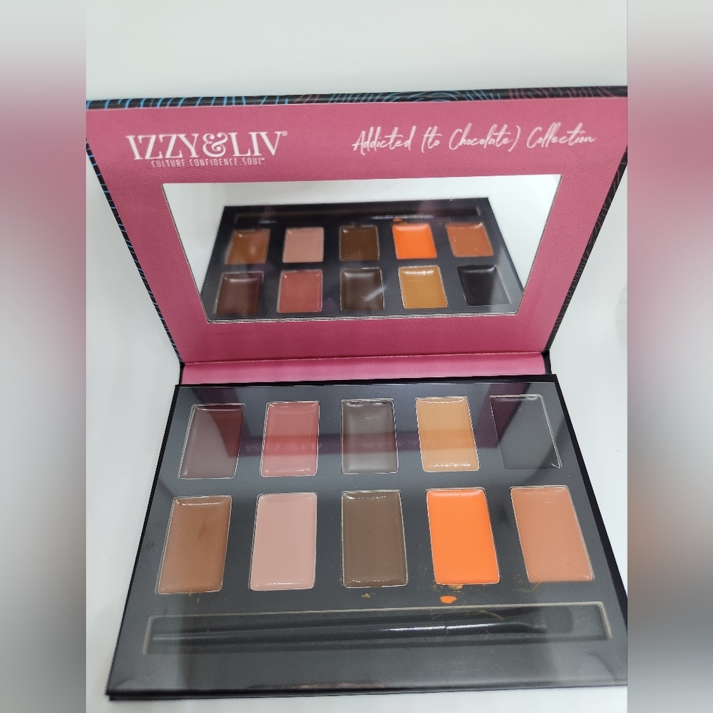 Izzy & Liv Addicted Collection 10 Lip Color Palette